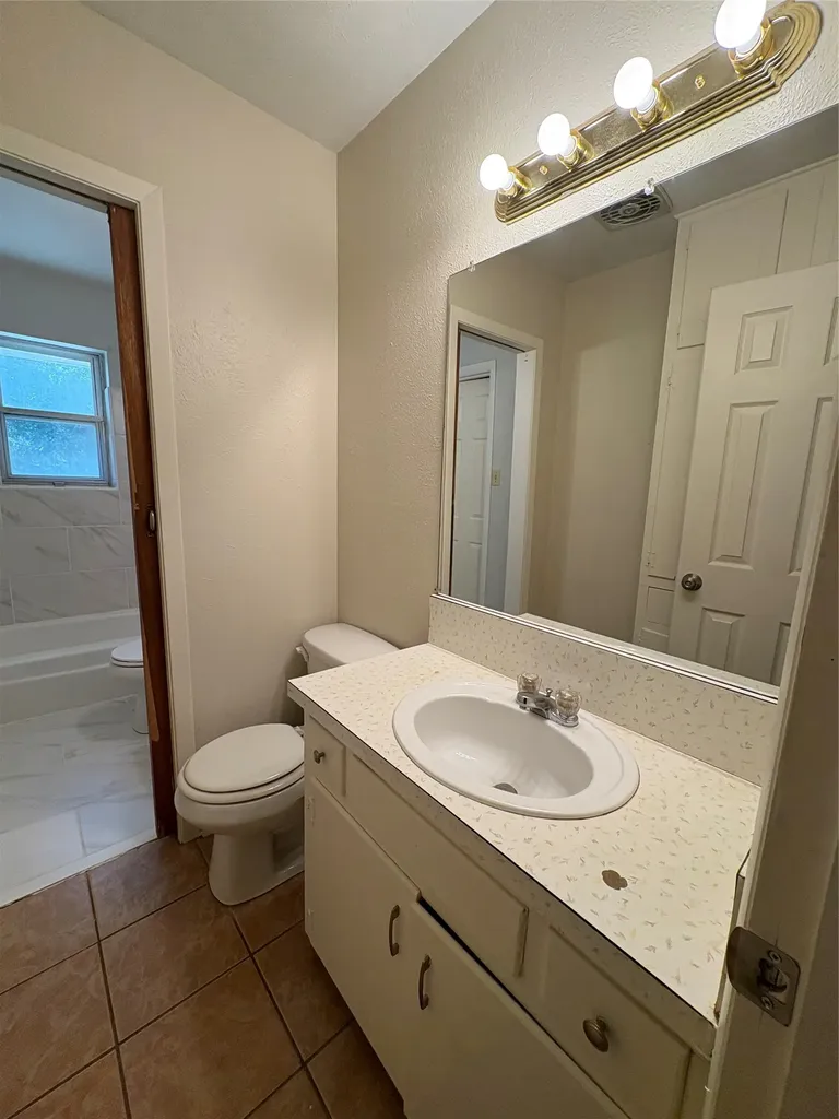 588 Rea Avenue Lancaster TX 75146