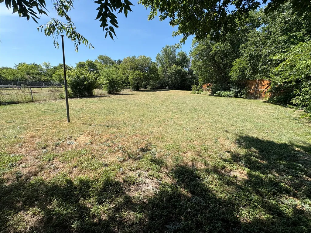 588 Rea Avenue Lancaster TX 75146