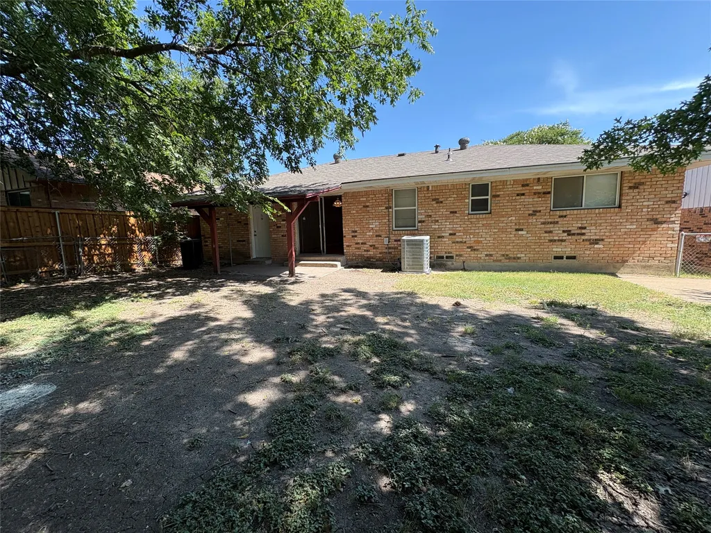 588 Rea Avenue Lancaster TX 75146