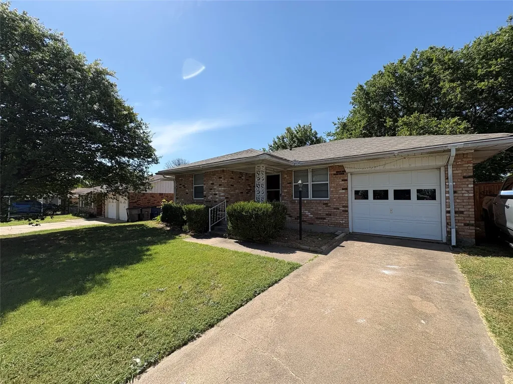 588 Rea Avenue Lancaster TX 75146