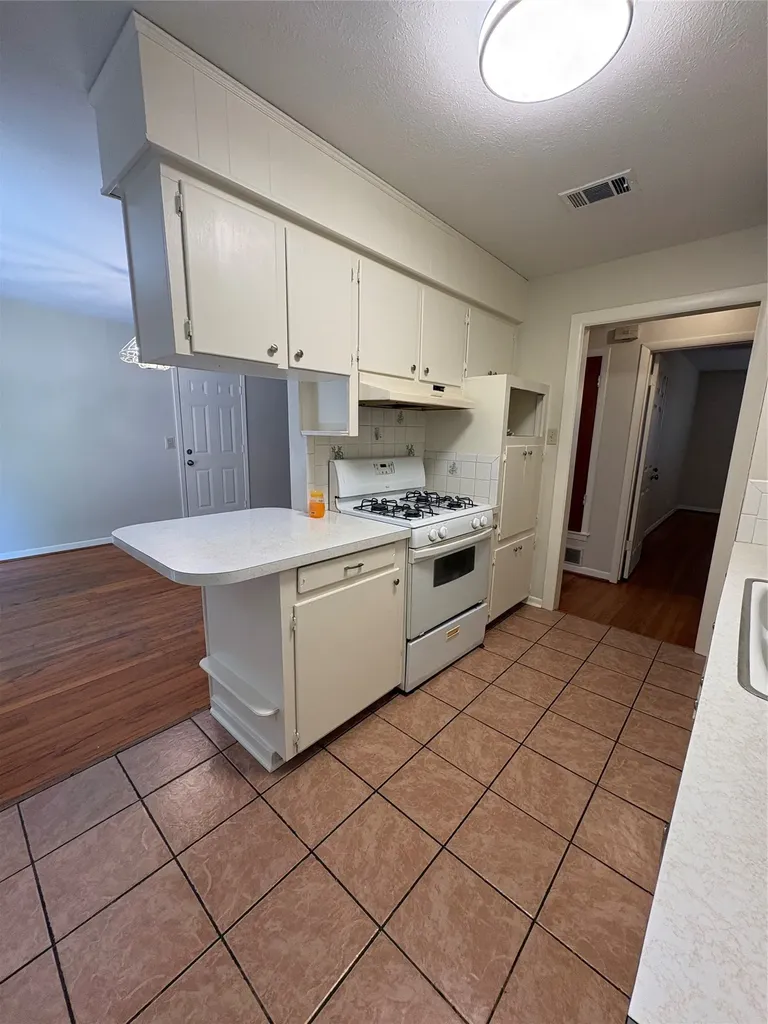 588 Rea Avenue Lancaster TX 75146