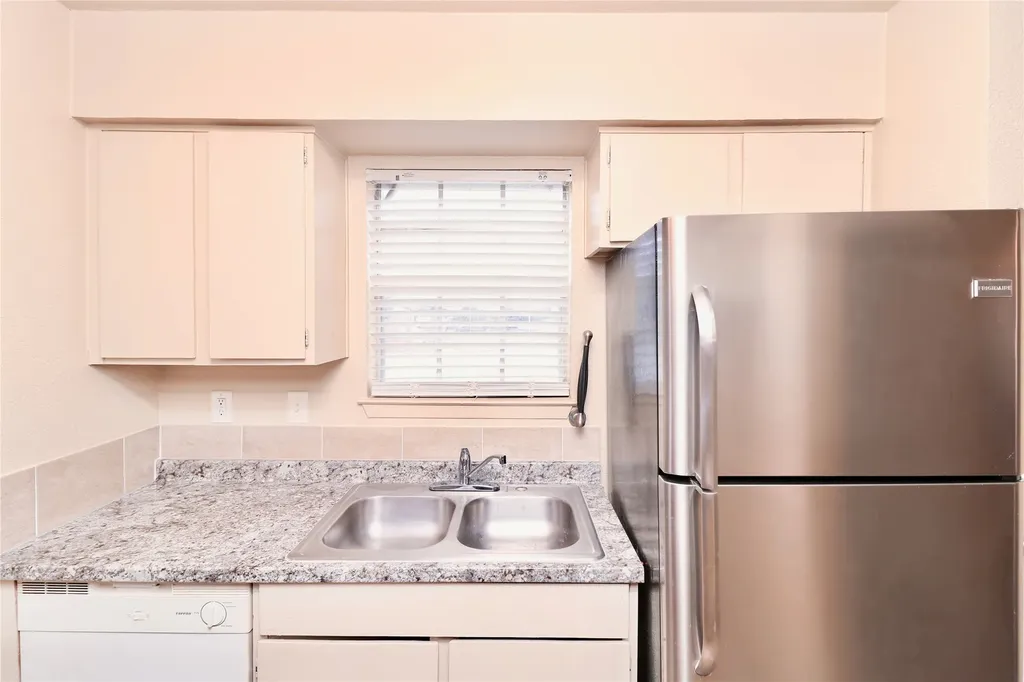8033 Cambridge Circle White Settlement TX 76108