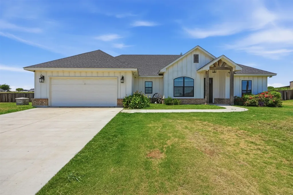 109 Stonegate Avenue Weatherford TX 76087