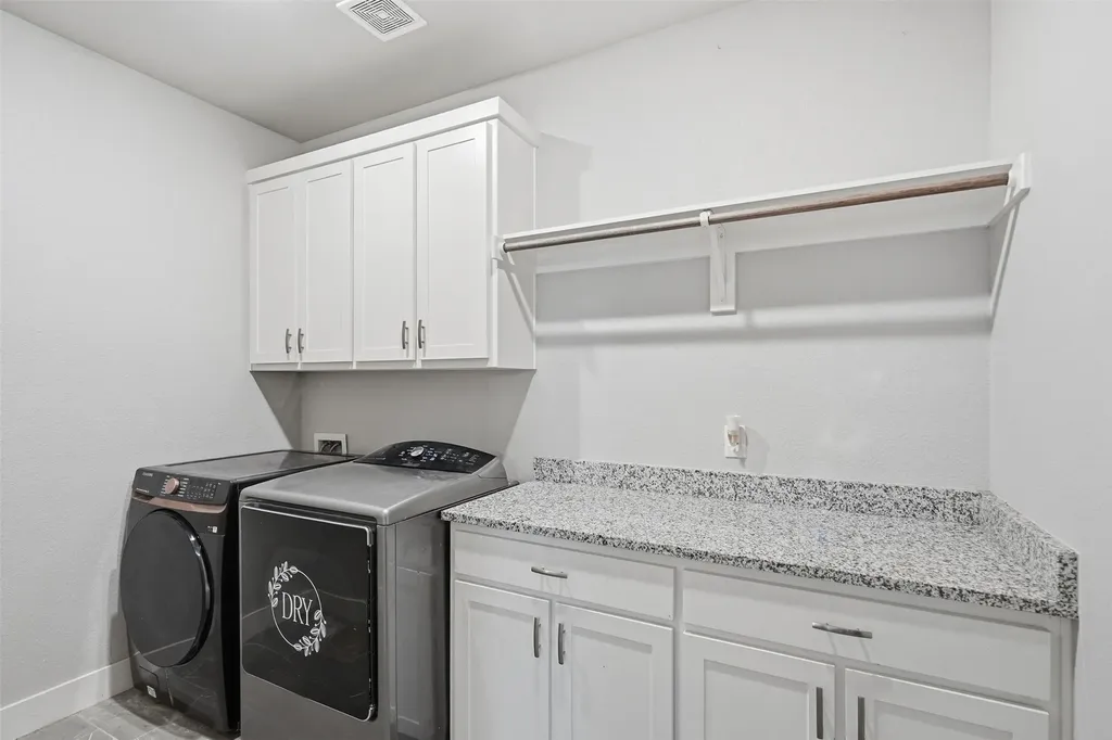 109 Stonegate Avenue Weatherford TX 76087