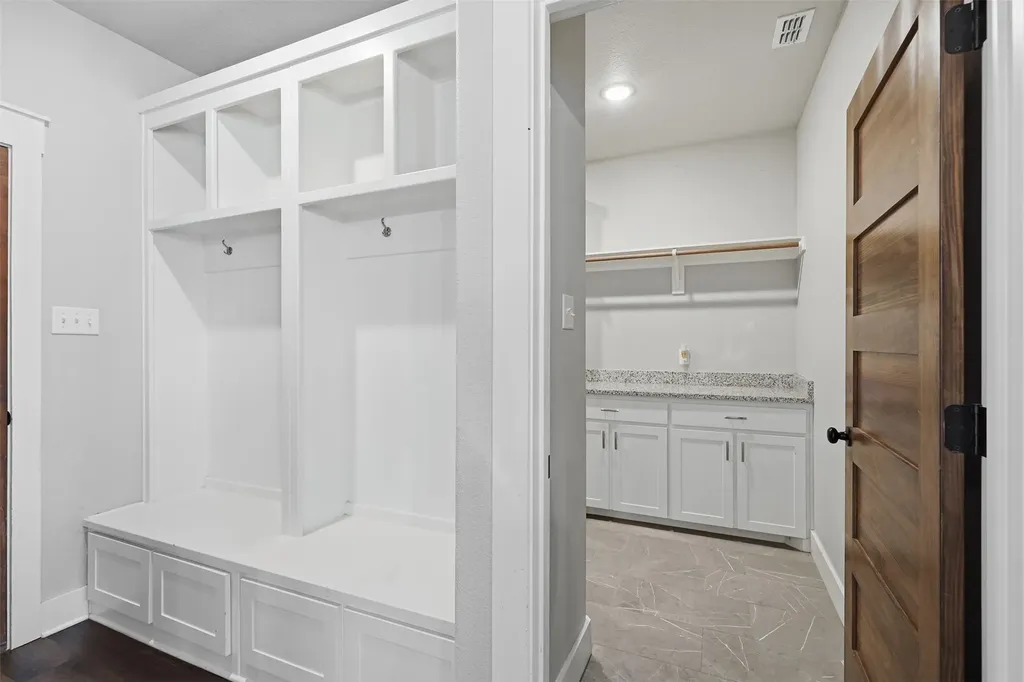 109 Stonegate Avenue Weatherford TX 76087