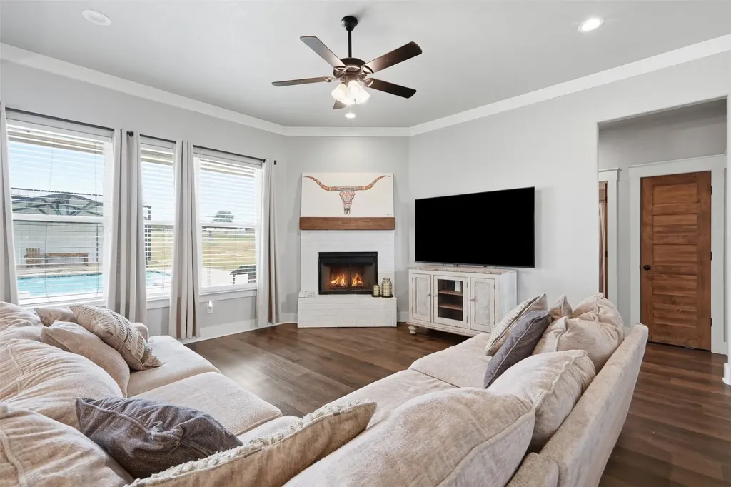 109 Stonegate Avenue Weatherford TX 76087