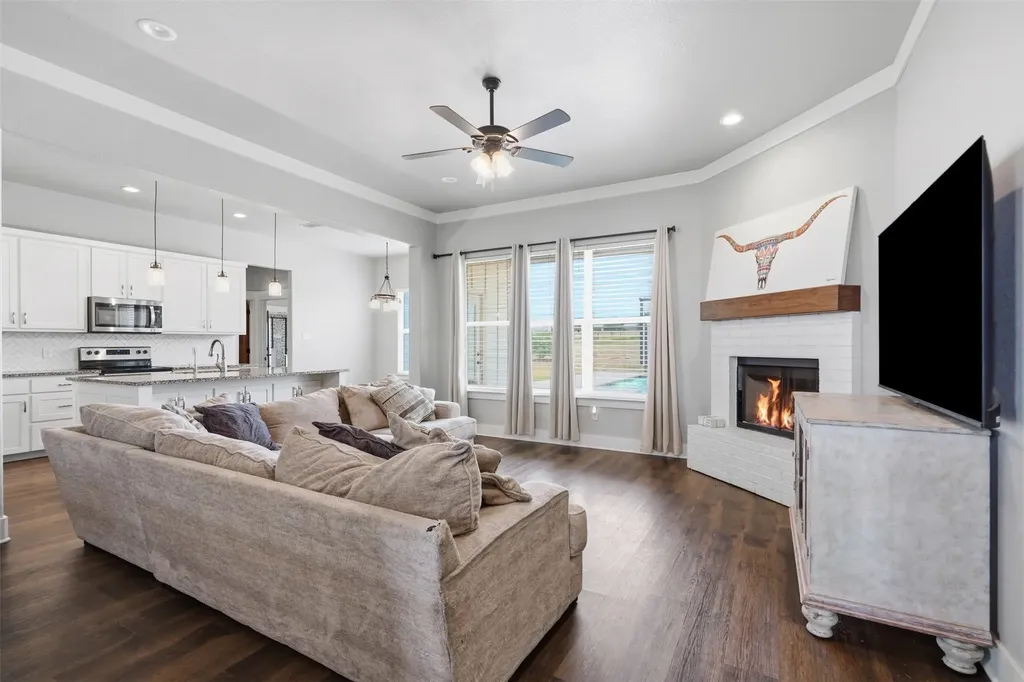 109 Stonegate Avenue Weatherford TX 76087