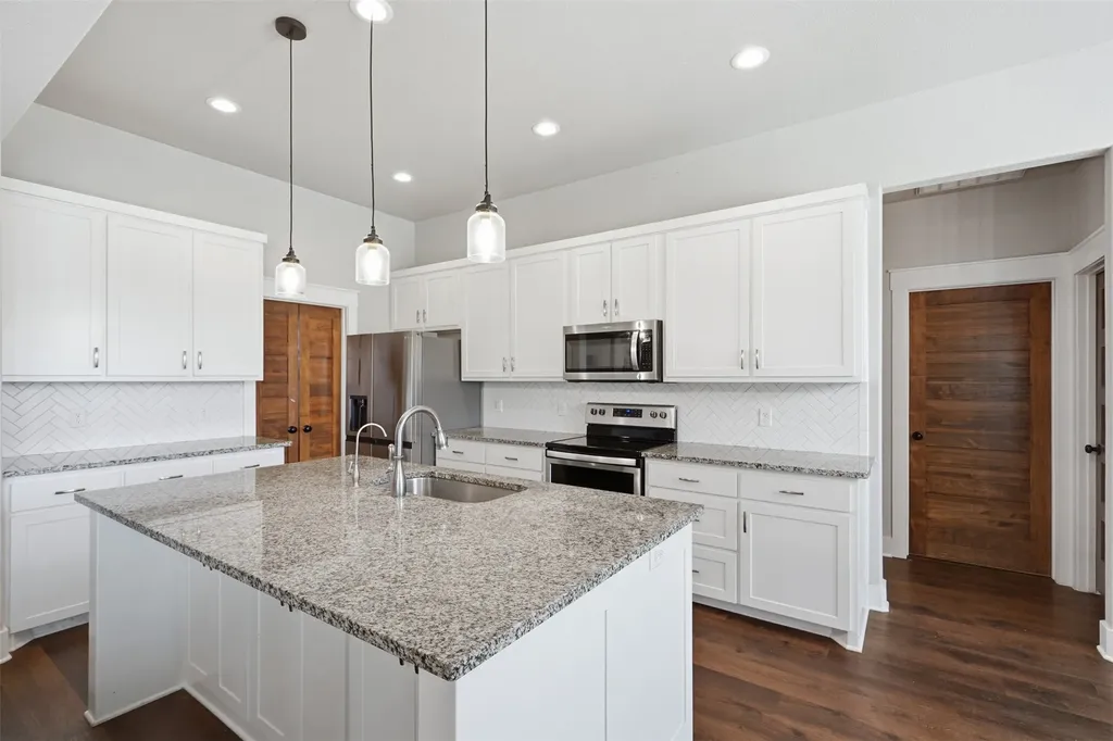 109 Stonegate Avenue Weatherford TX 76087