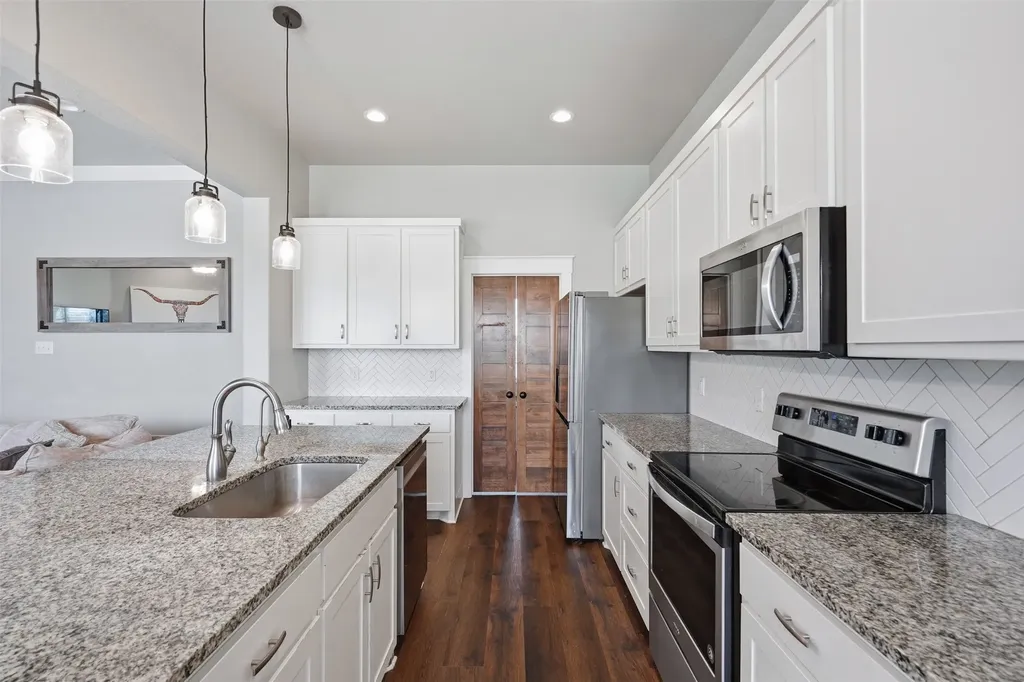 109 Stonegate Avenue Weatherford TX 76087