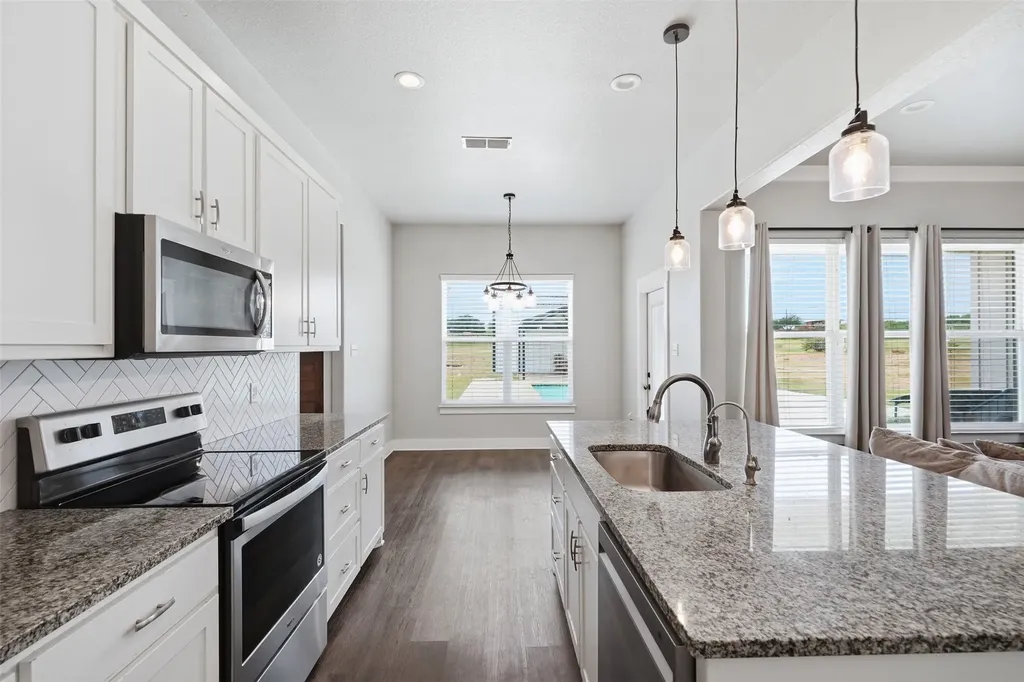 109 Stonegate Avenue Weatherford TX 76087