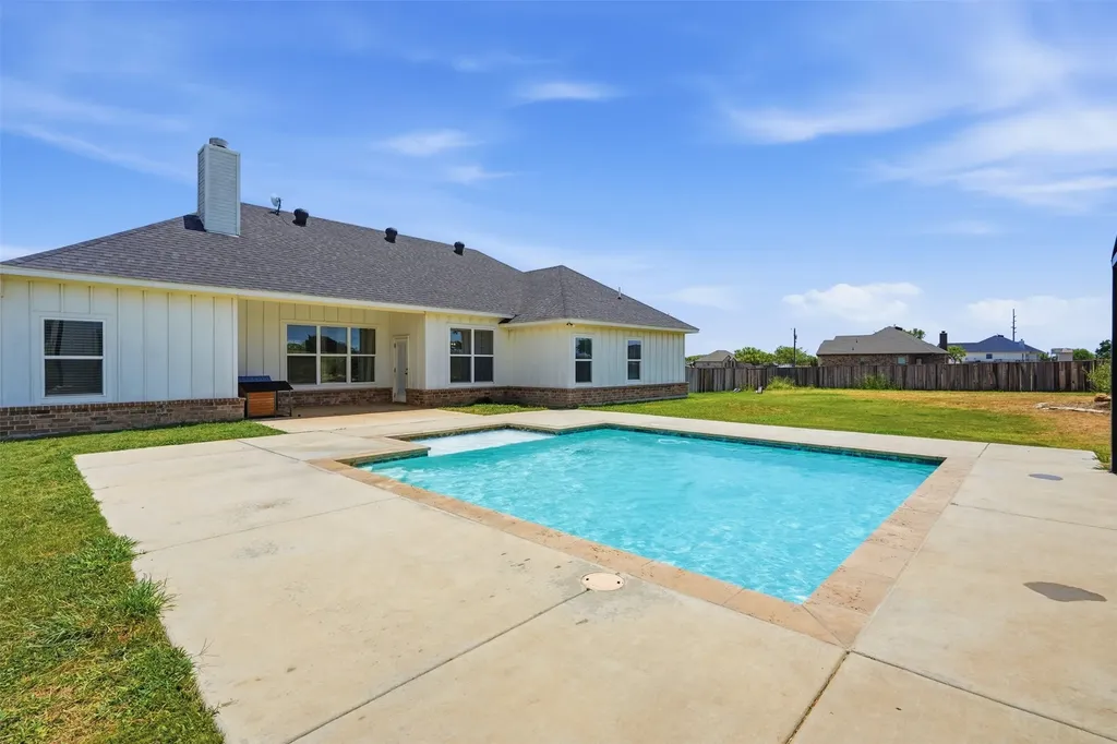 109 Stonegate Avenue Weatherford TX 76087