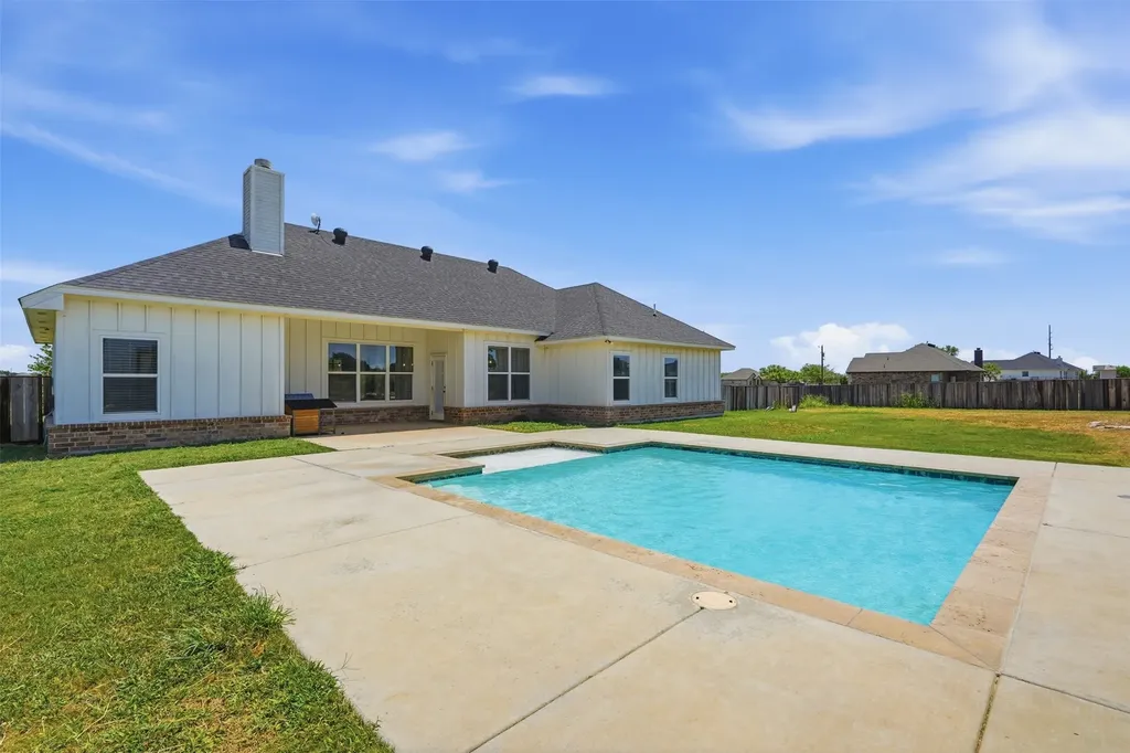 109 Stonegate Avenue Weatherford TX 76087