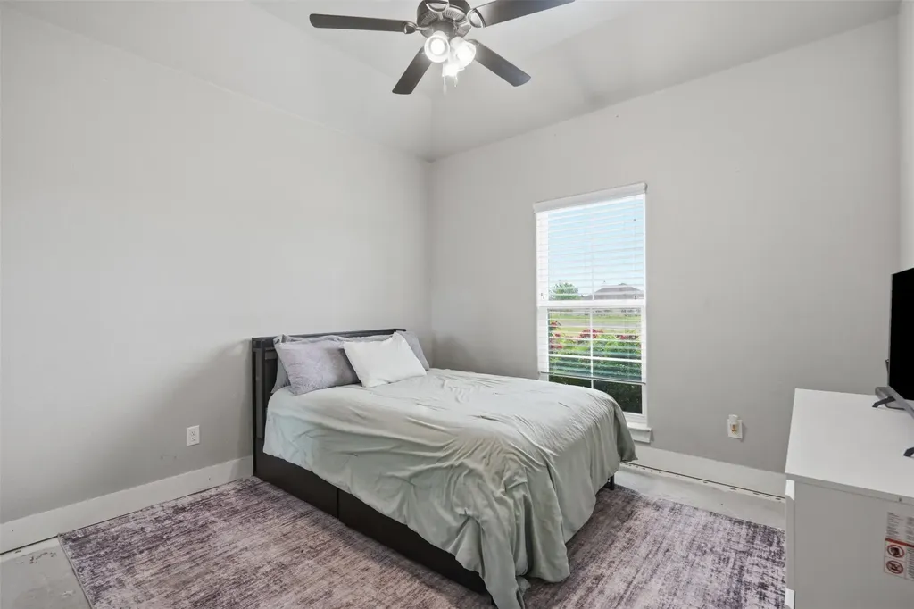 109 Stonegate Avenue Weatherford TX 76087