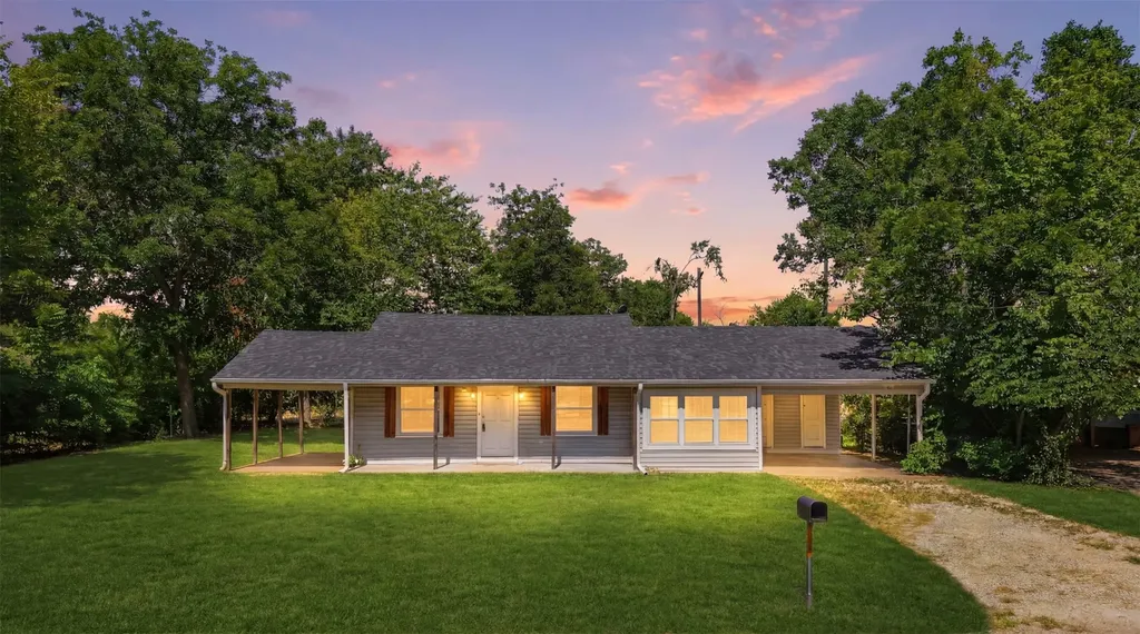 337 N 1st Street Point TX 75472