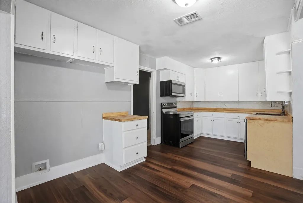 337 N 1st Street Point TX 75472