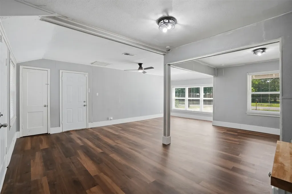 337 N 1st Street Point TX 75472