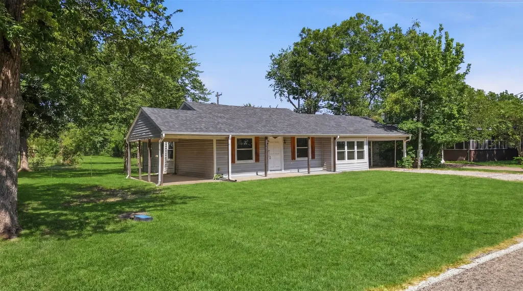 337 N 1st Street Point TX 75472