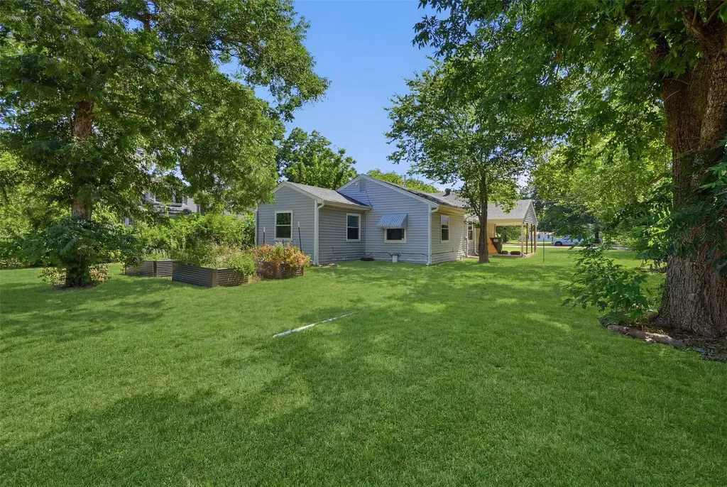 337 N 1st Street Point TX 75472