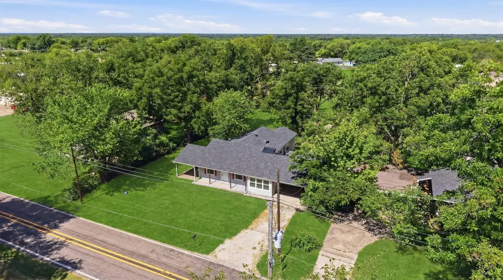 337 N 1st Street Point TX 75472