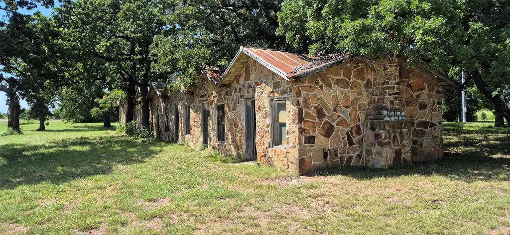 166 Seldon Loop Bowie TX 76230
