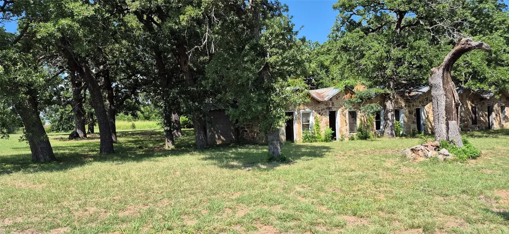 166 Seldon Loop Bowie TX 76230