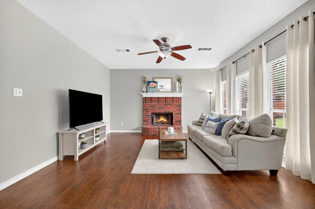 2724 Winterlake Drive Carrollton TX 75006