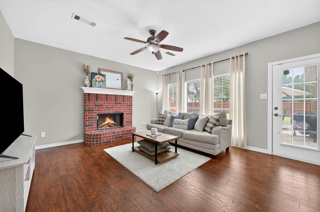 2724 Winterlake Drive Carrollton TX 75006