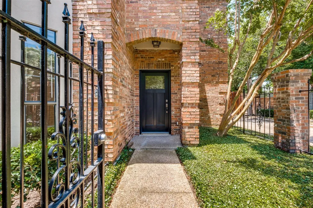 7055 Inwood Road Dallas TX 75209