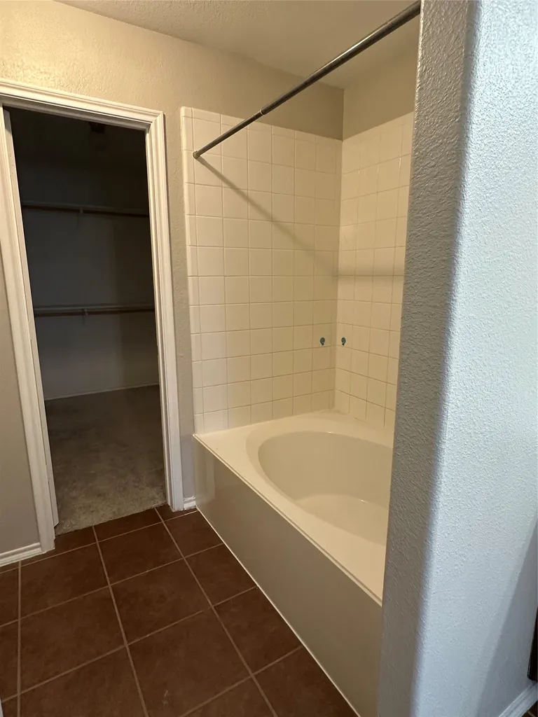 2031 Allyson Drive Heartland TX 75126