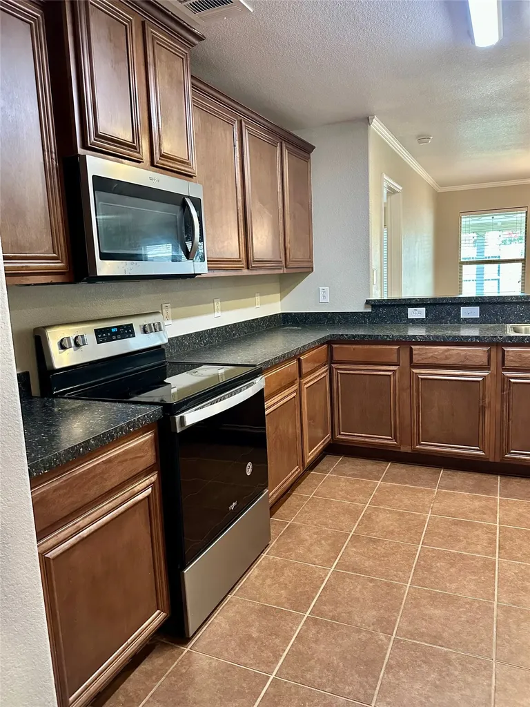 2031 Allyson Drive Heartland TX 75126
