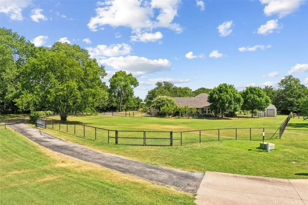 4797 Red Oak Circle Aubrey TX 76227