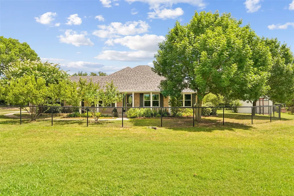 4797 Red Oak Circle Aubrey TX 76227