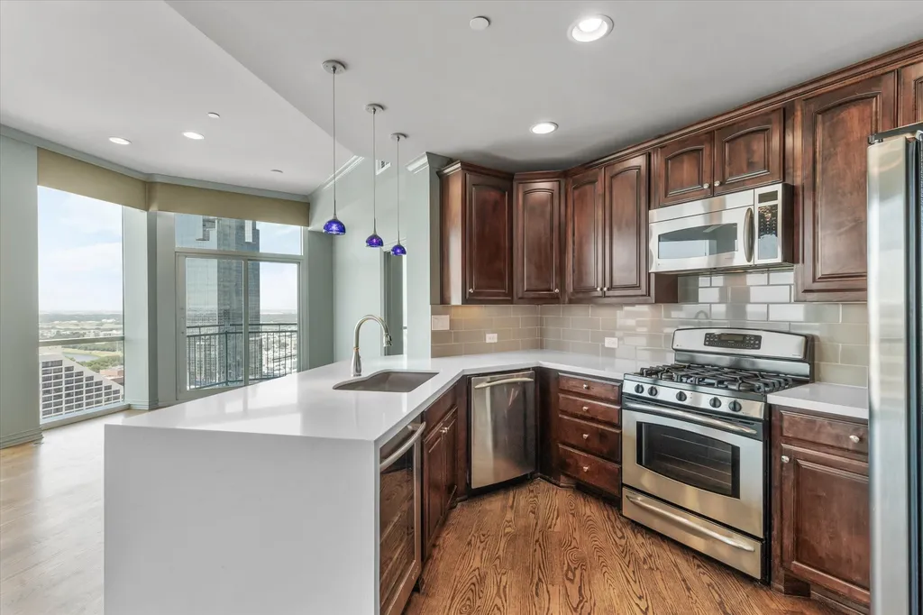 500 Throckmorton Street Fort Worth TX 76102