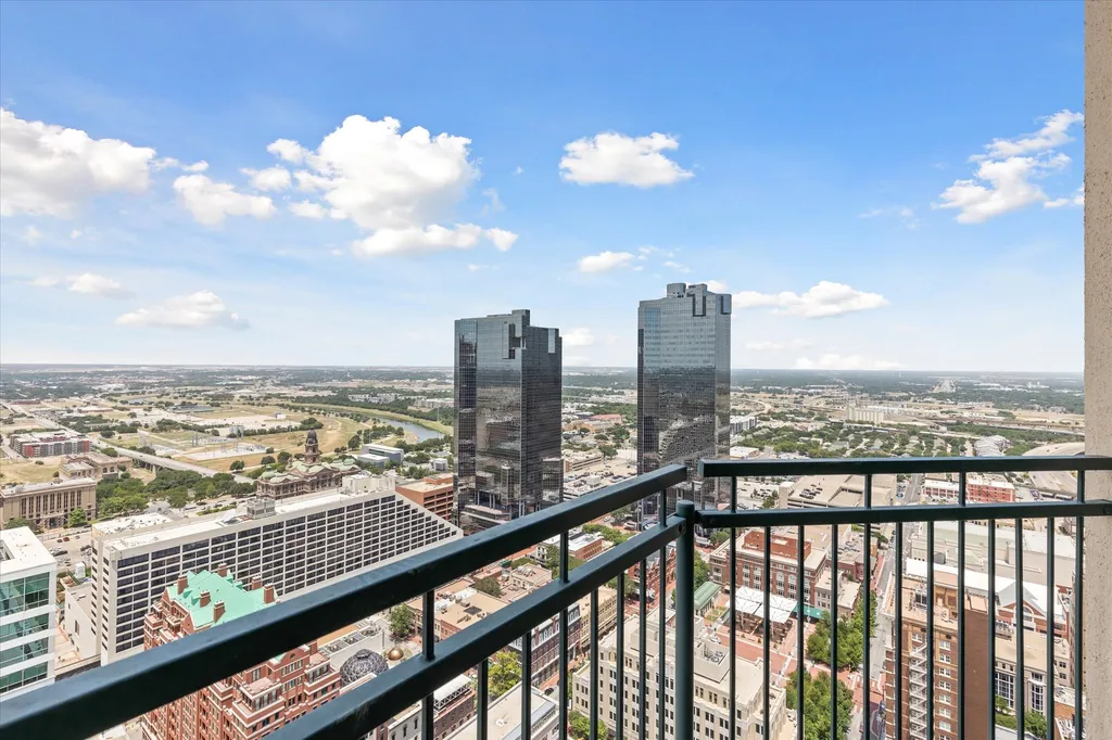 500 Throckmorton Street Fort Worth TX 76102