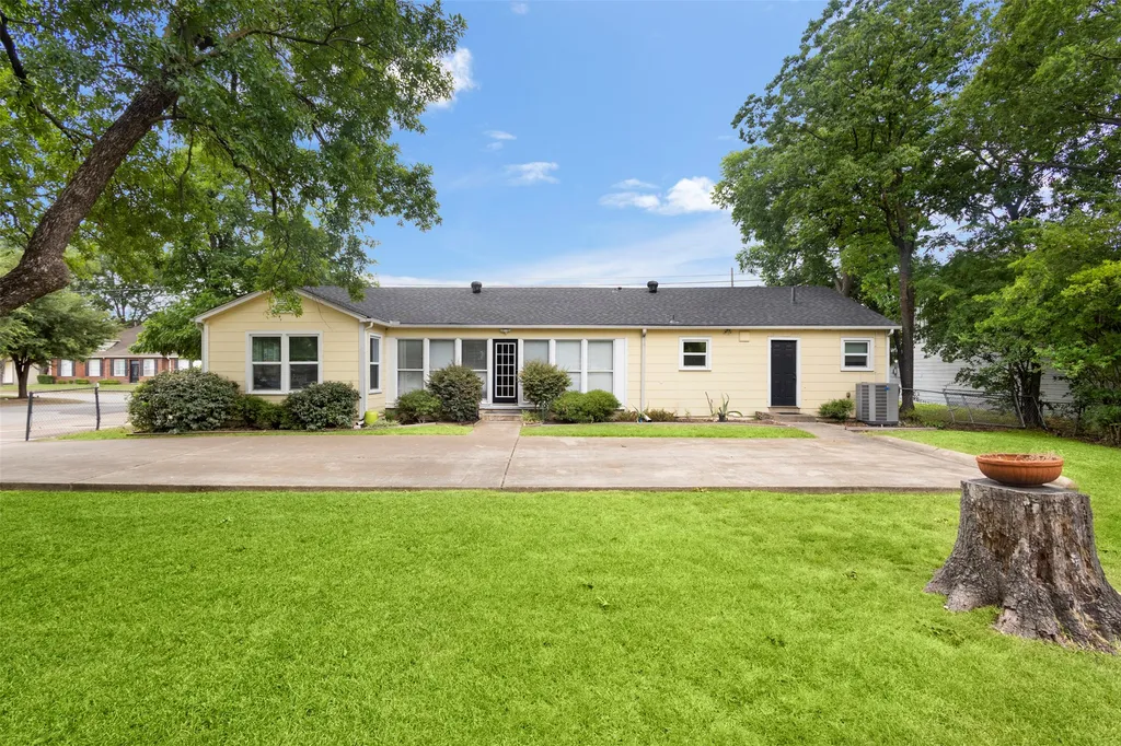 1207 S Washington Street Kaufman TX 75142