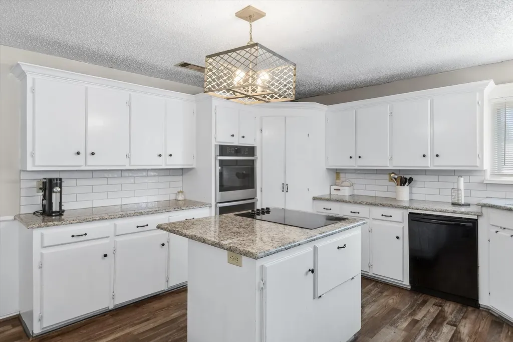 10604 Cr 360 Terrell TX 75161