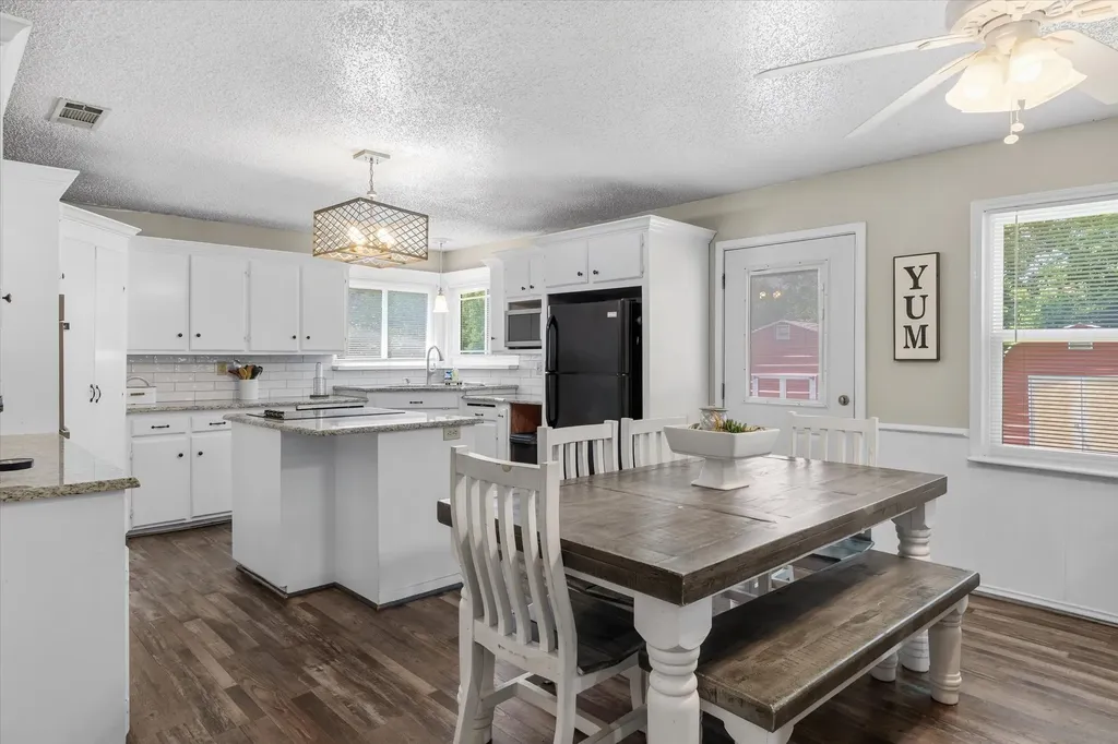 10604 Cr 360 Terrell TX 75161