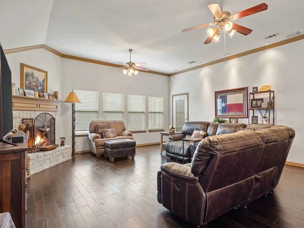 1009 Ethan Drive Greenville TX 75402