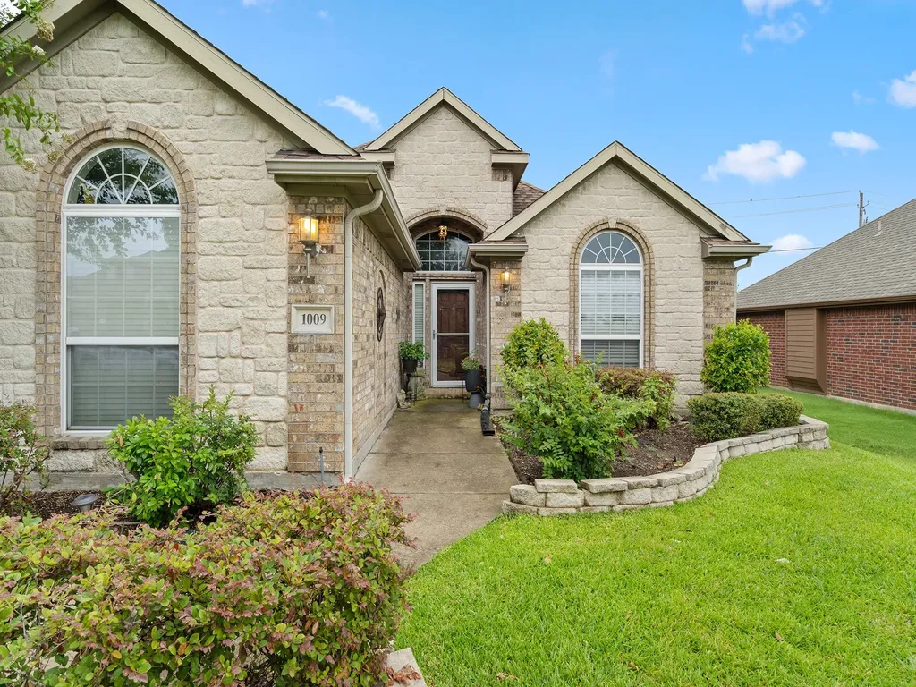 1009 Ethan Drive Greenville TX 75402