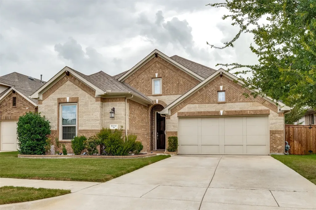 2810 Green Circle Drive Mansfield TX 76063
