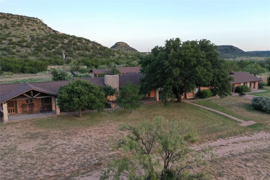 144000 Tx Highway 208 Robert Lee TX 76945