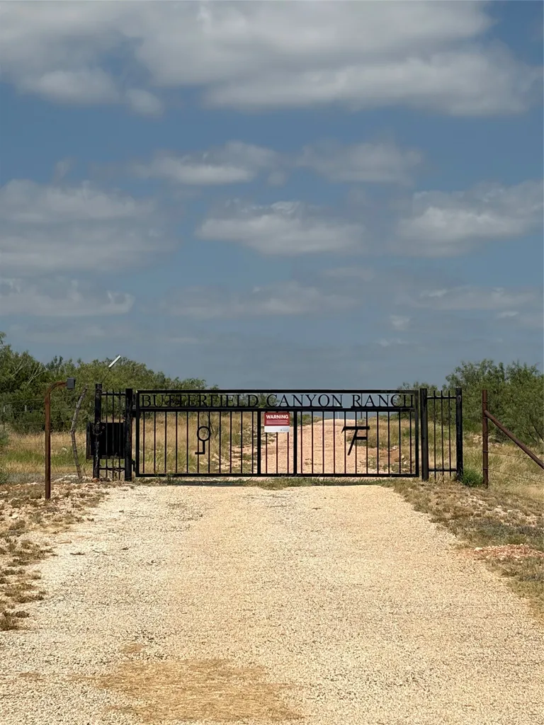 144000 Tx Highway 208 Robert Lee TX 76945