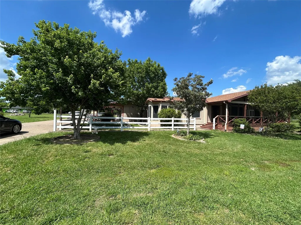 129 Saint Michaels Drive Trinidad TX 75163