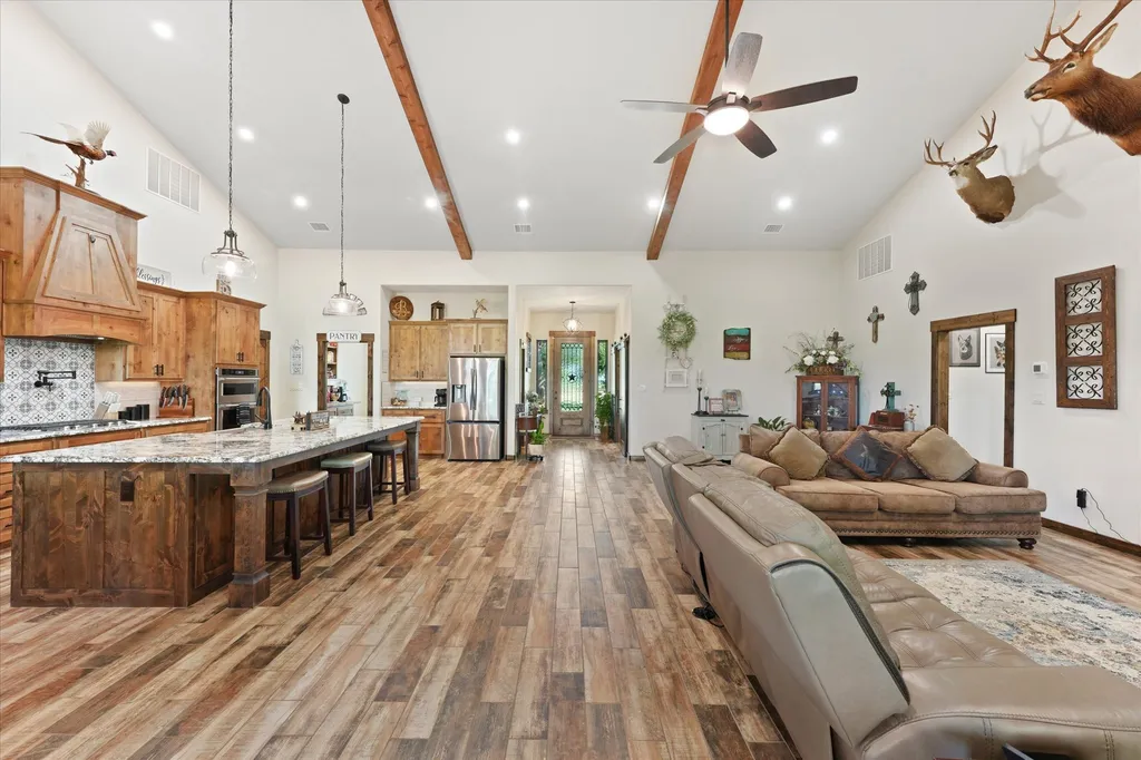 9861 Fm-66 Maypearl TX 76064