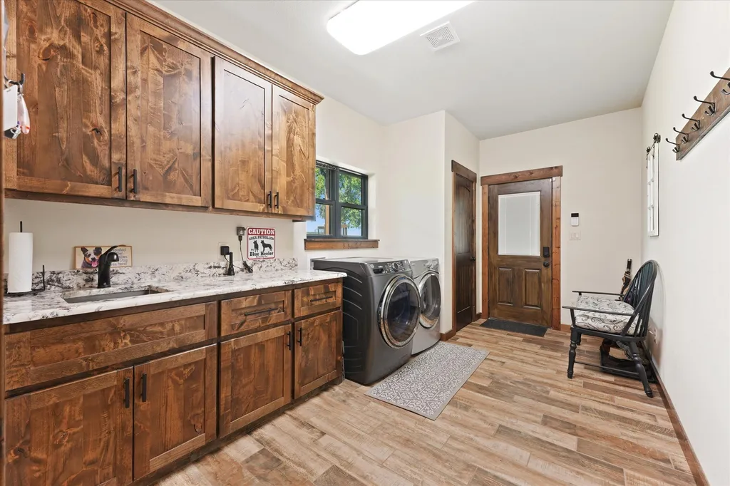 9861 Fm-66 Maypearl TX 76064
