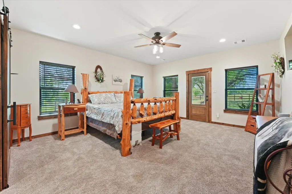 9861 Fm-66 Maypearl TX 76064