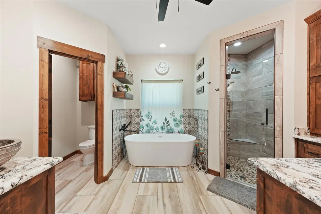 9861 Fm-66 Maypearl TX 76064