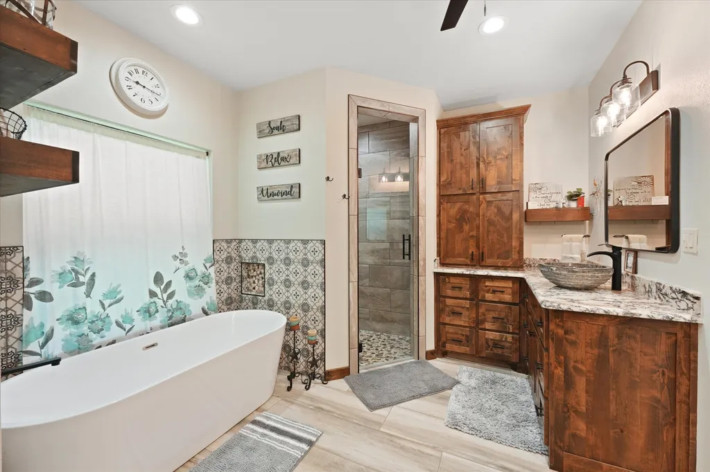 9861 Fm-66 Maypearl TX 76064
