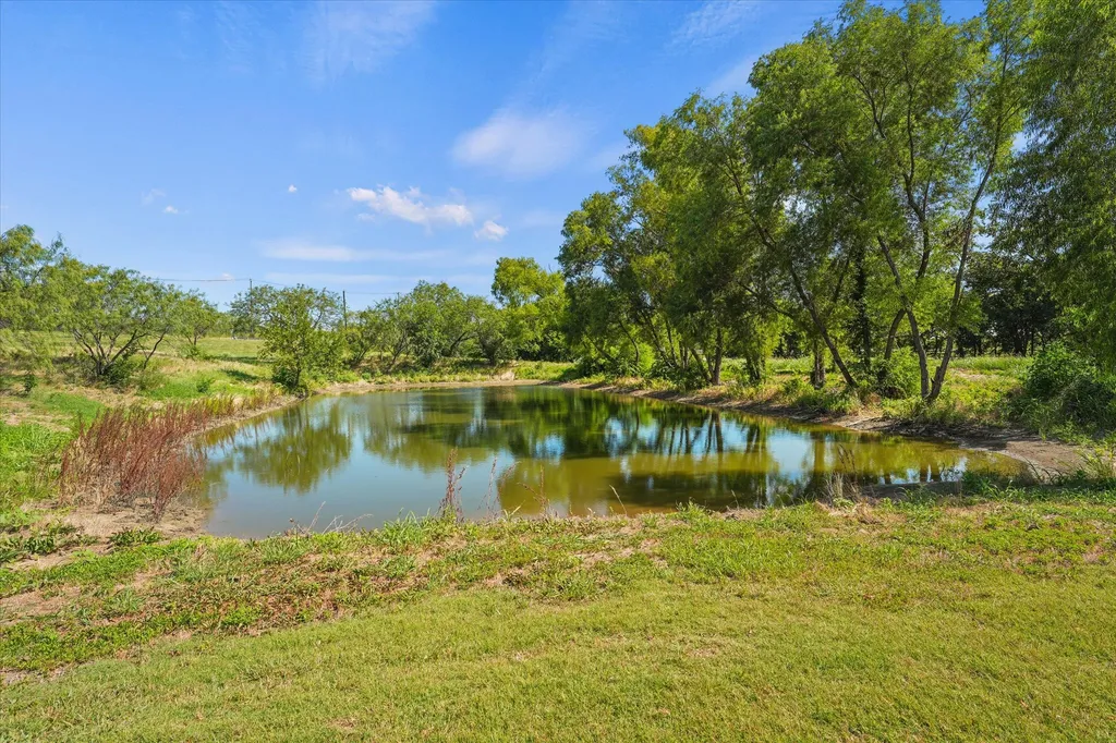 9861 Fm-66 Maypearl TX 76064