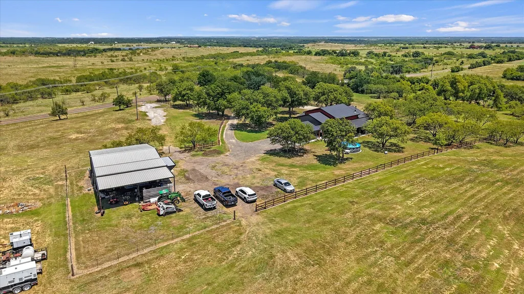 9861 Fm-66 Maypearl TX 76064